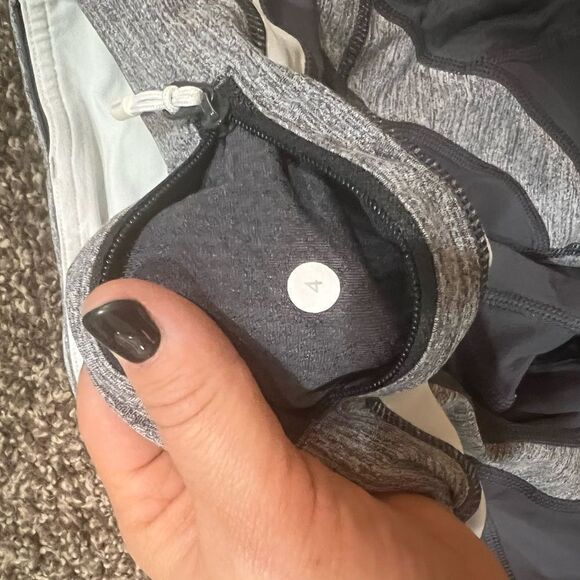 Lululemon Capri | 4 - Picture 2 of 3